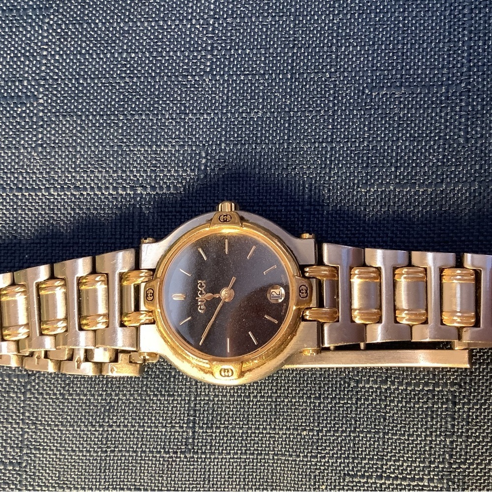 Gucci Watch Women's - Picture 7 of 8